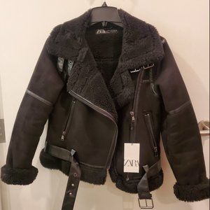 Zara DOUBLE-SIDED STRAP DETAIL SHERPA JACKET